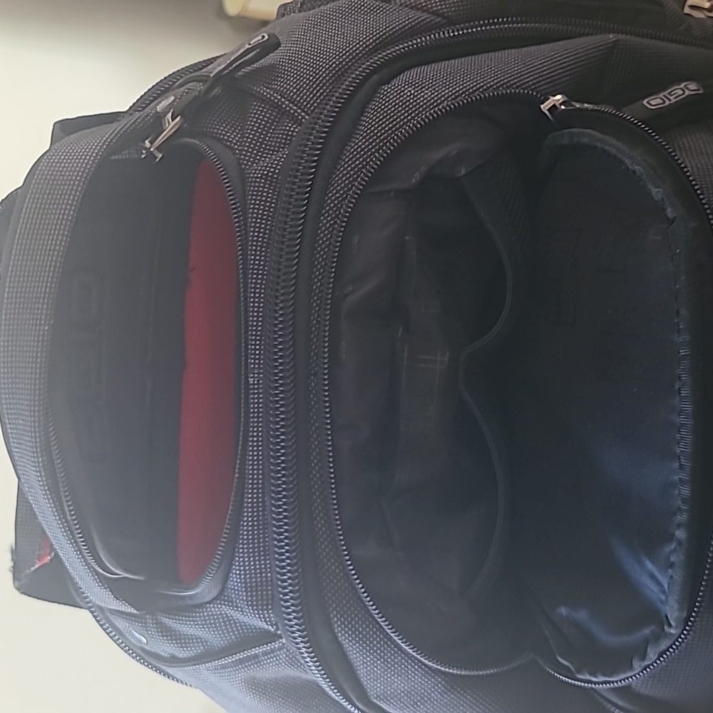 OGIO Black And Gray Surge Rss Backpack - Picture 5 of 8